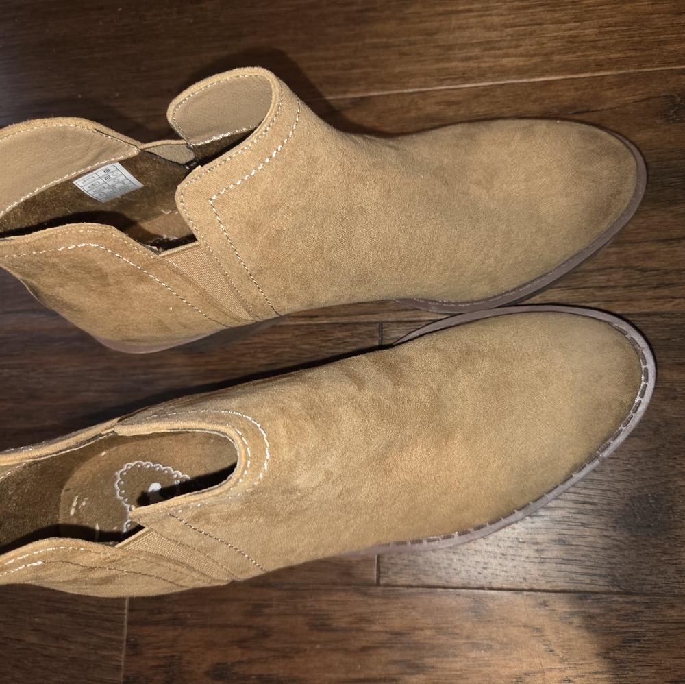 Rocket Dog Tan Suede Ankle Boots Womens Size 8.5 - Picture 2 of 7